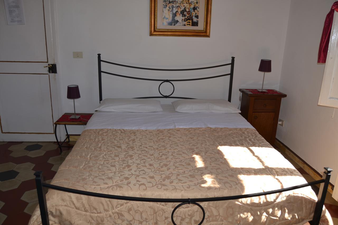 La Casa Di Antonella Hotell Siena Exteriör bild